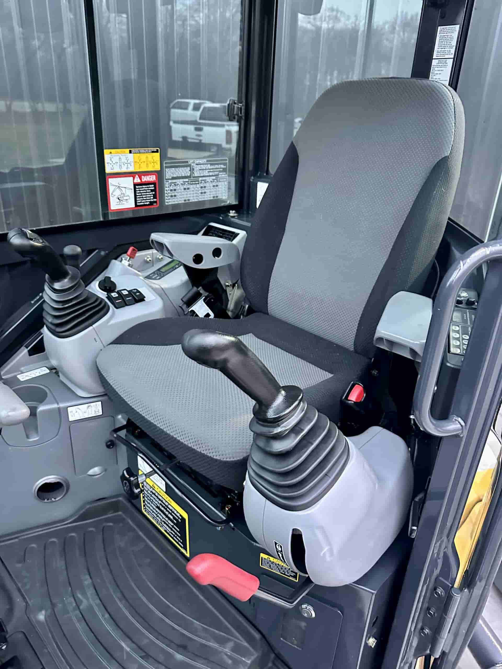 2019 JOHN DEERE 35G CLEAN
